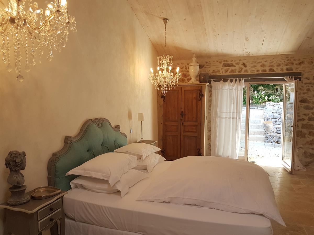 Bed and Breakfast Le Domaine Saint Martin Flassans-sur-Issole Екстер'єр фото